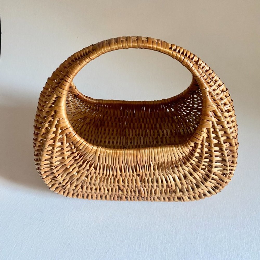 Large Vintage Handmade Wicker Market Handbag/Gondola Shape Basket, Cottage core - Picture 2 of 5
